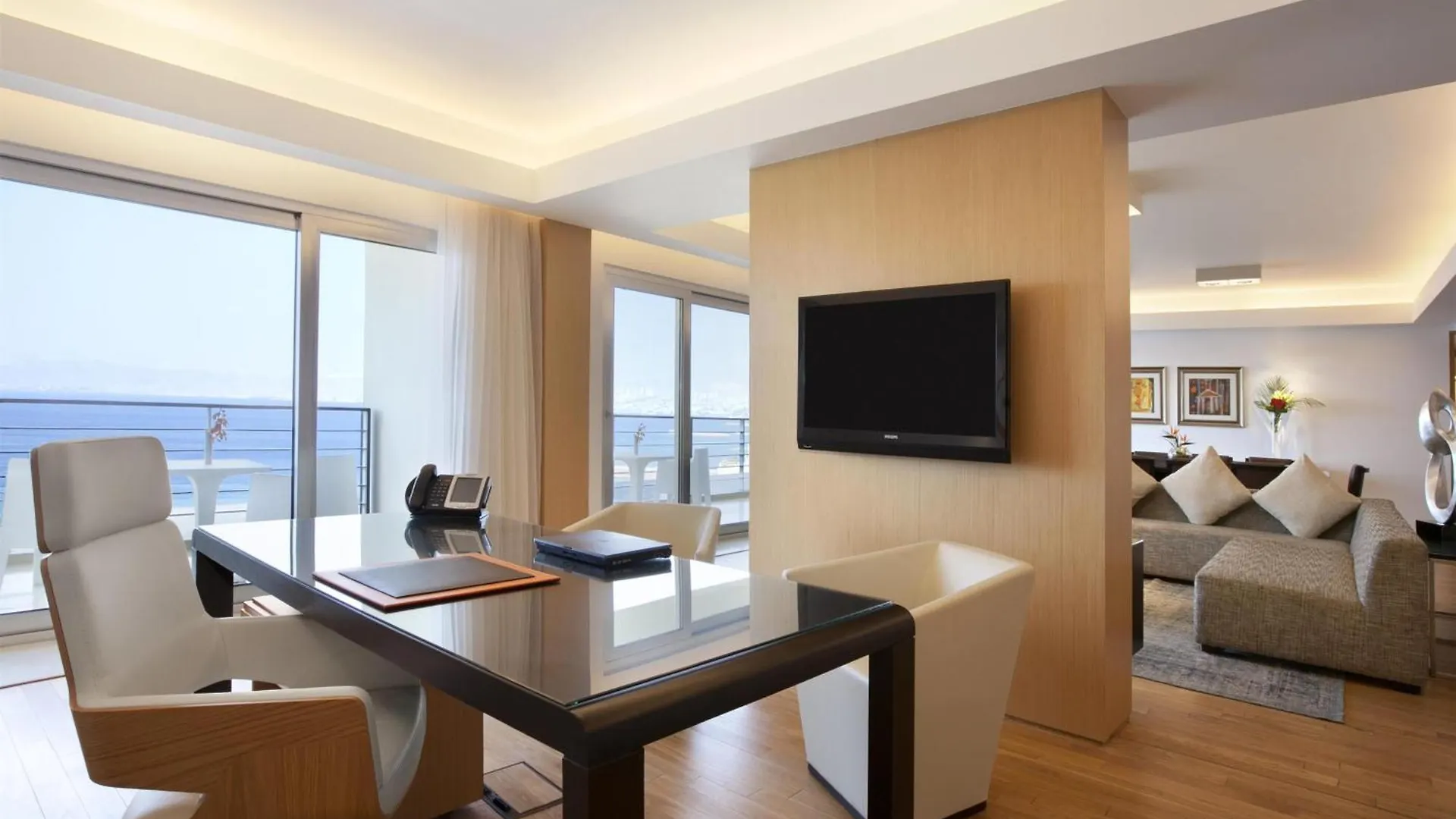 Kempinski Hotel Άκαμπα 5*,